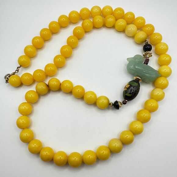 34" of yellow jade beads with accent green nephrite jade duck, necklace! - Picture 7 of 14